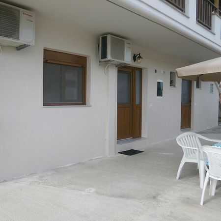 Daniela Apartments Nea Roda Exterior foto
