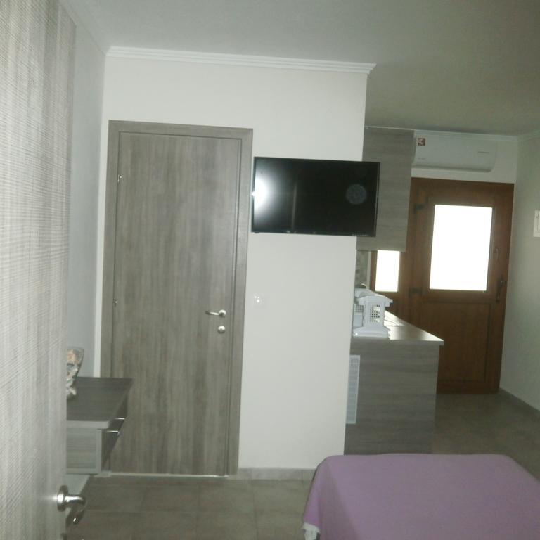 Daniela Apartments Nea Roda Exterior foto
